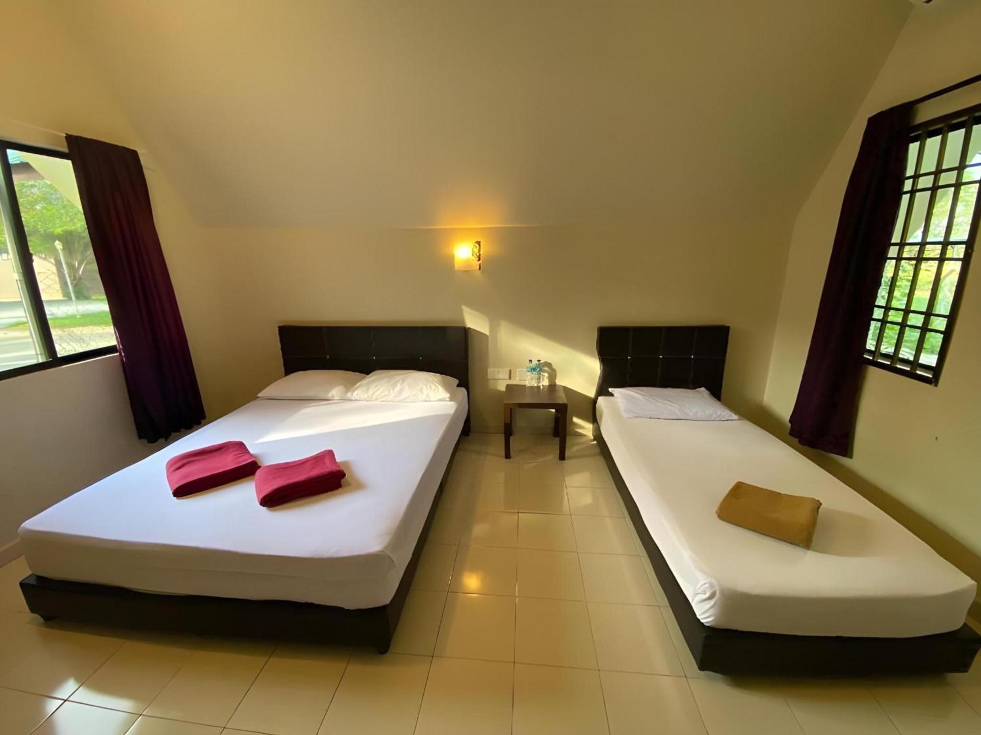 Super Oyo 89896 Sedili Inn Resort Kota Tinggi Dış mekan fotoğraf