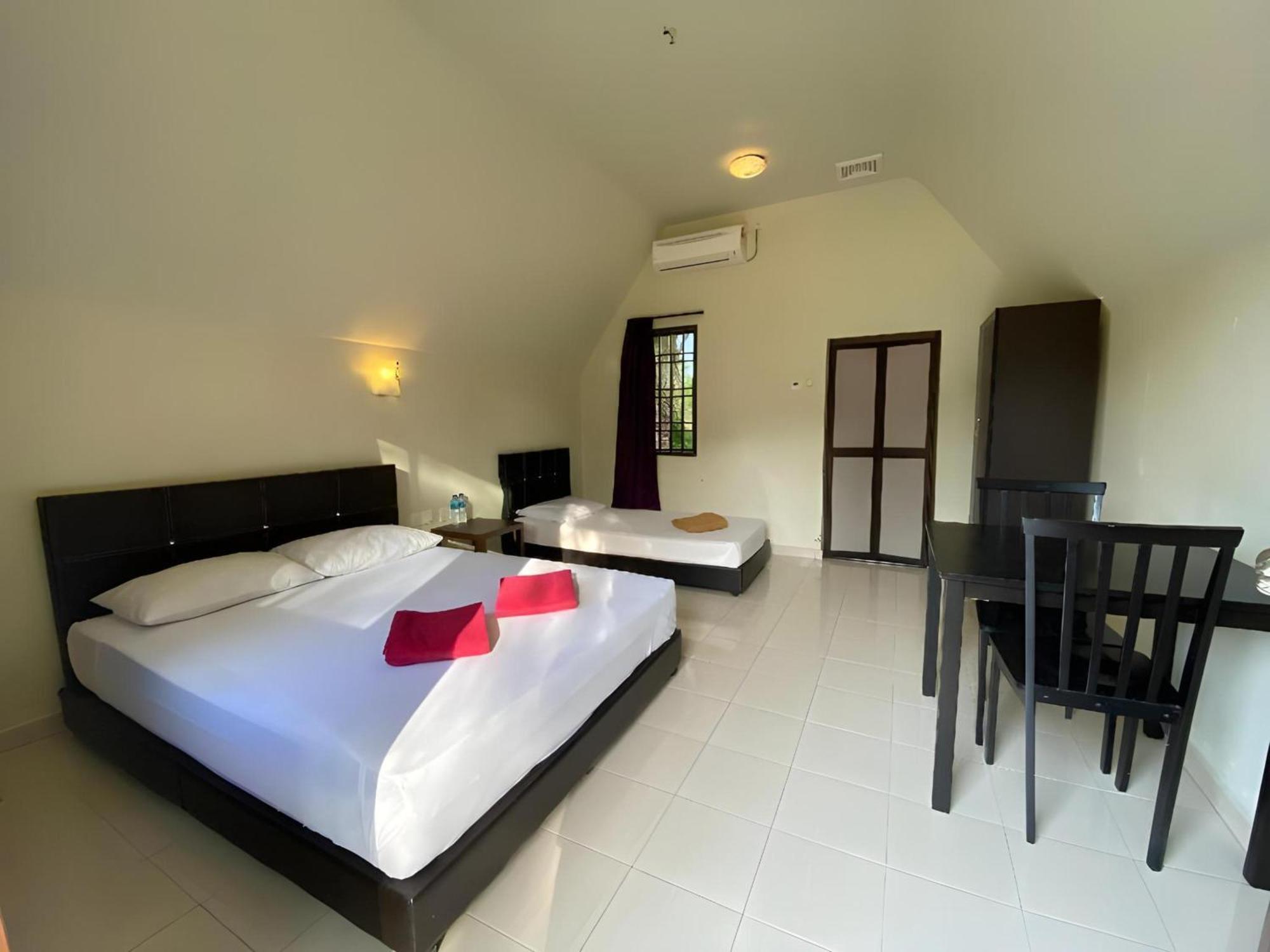 Super Oyo 89896 Sedili Inn Resort Kota Tinggi Dış mekan fotoğraf
