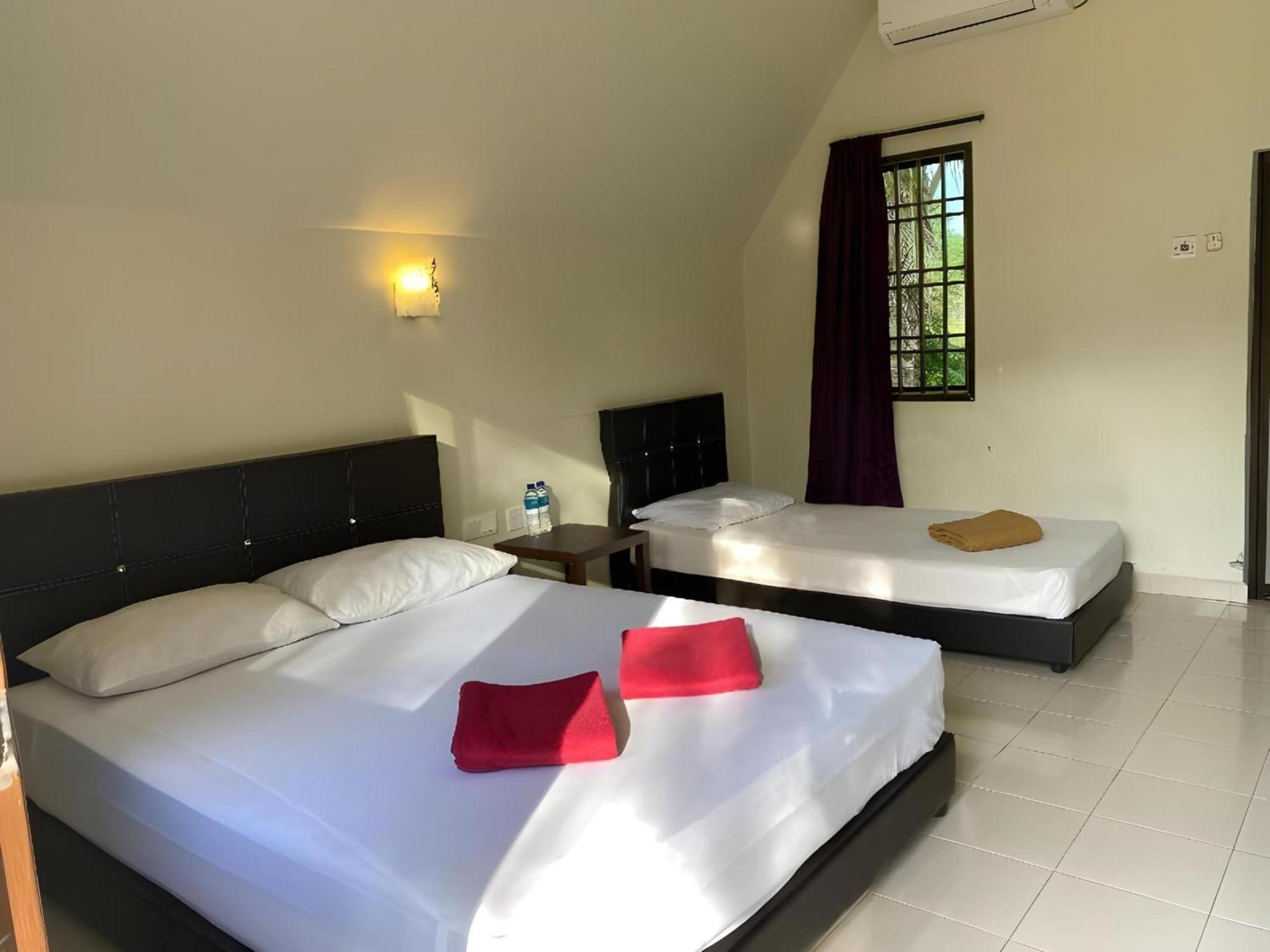 Super Oyo 89896 Sedili Inn Resort Kota Tinggi Dış mekan fotoğraf