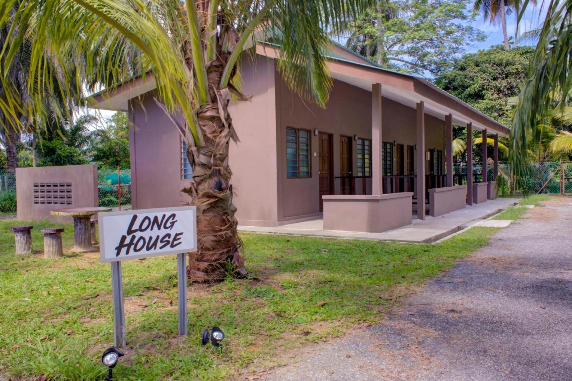 Super Oyo 89896 Sedili Inn Resort Kota Tinggi Dış mekan fotoğraf