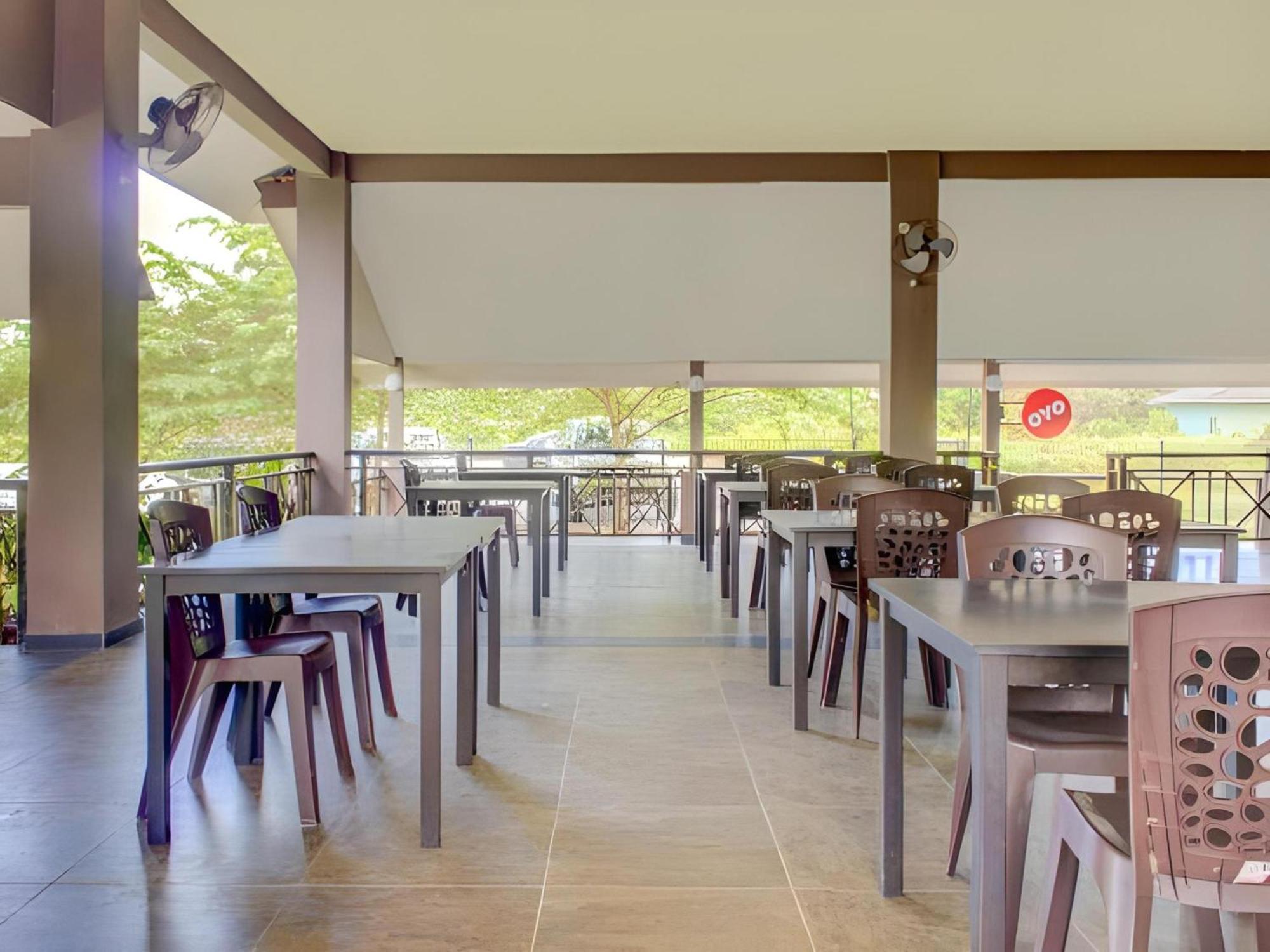 Super Oyo 89896 Sedili Inn Resort Kota Tinggi Dış mekan fotoğraf